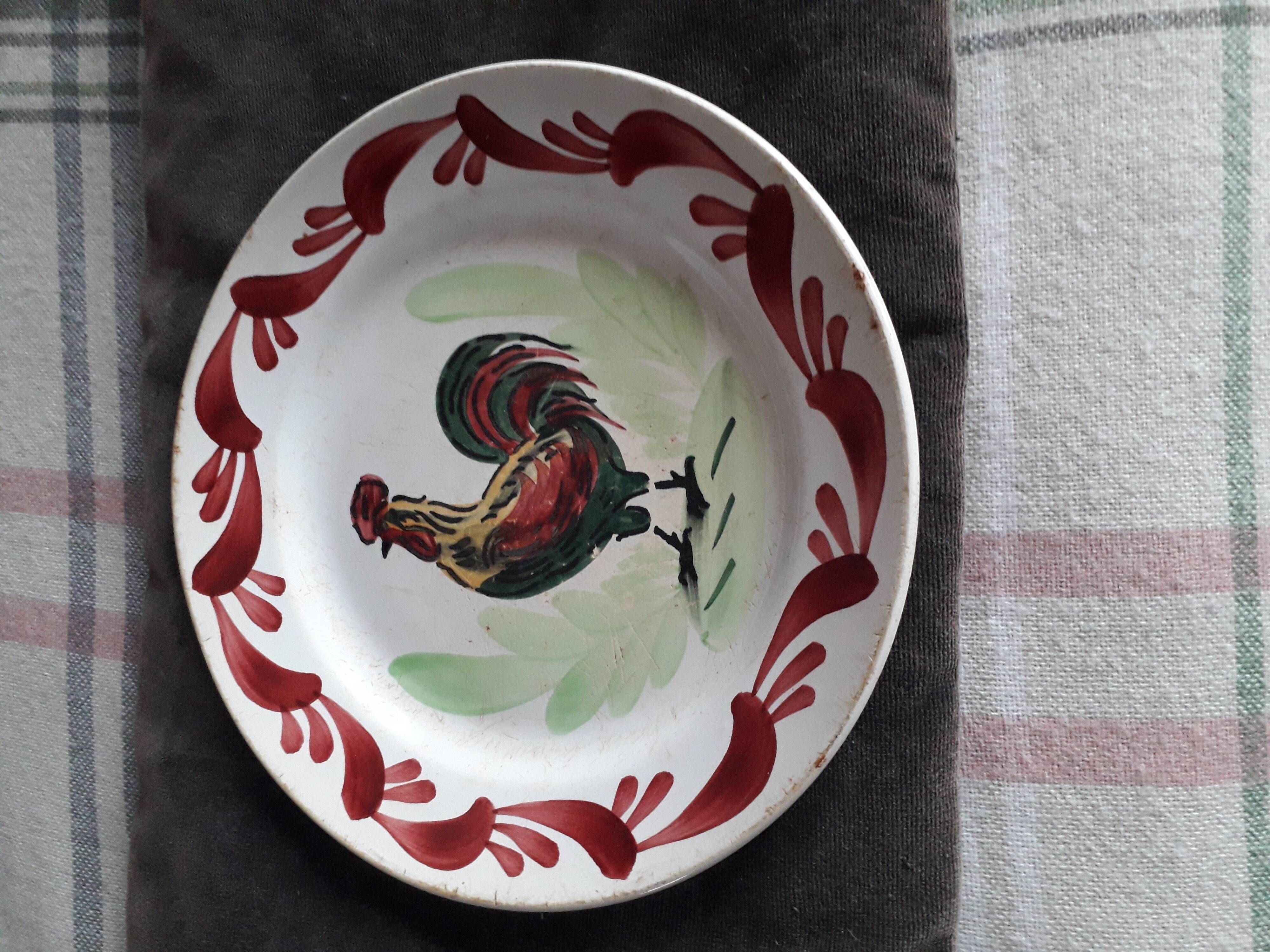 Assiette vintage signée Creil Montereau