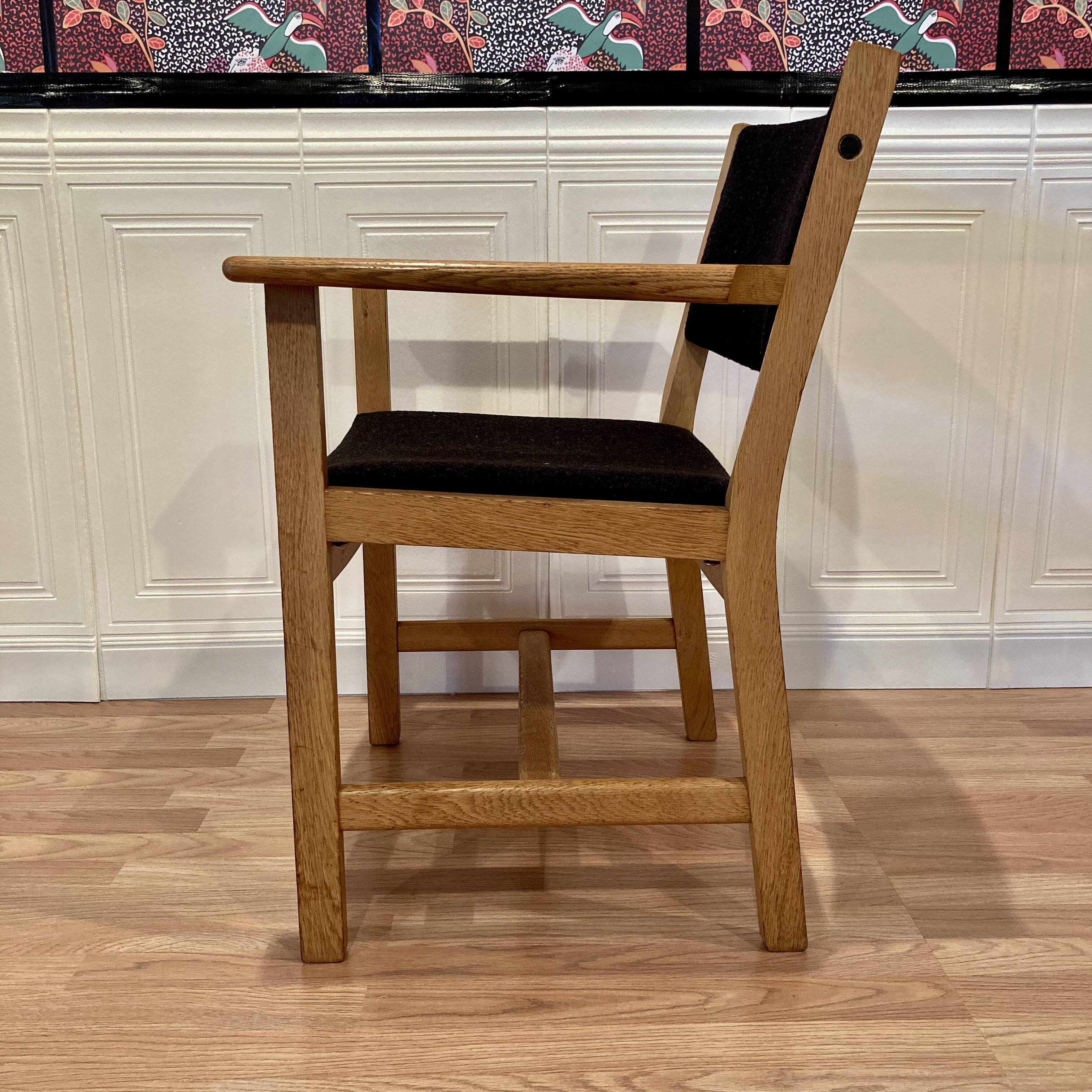 Set of 4 armchairs stamped Hans Wegner "Scandinavian design" 1960.