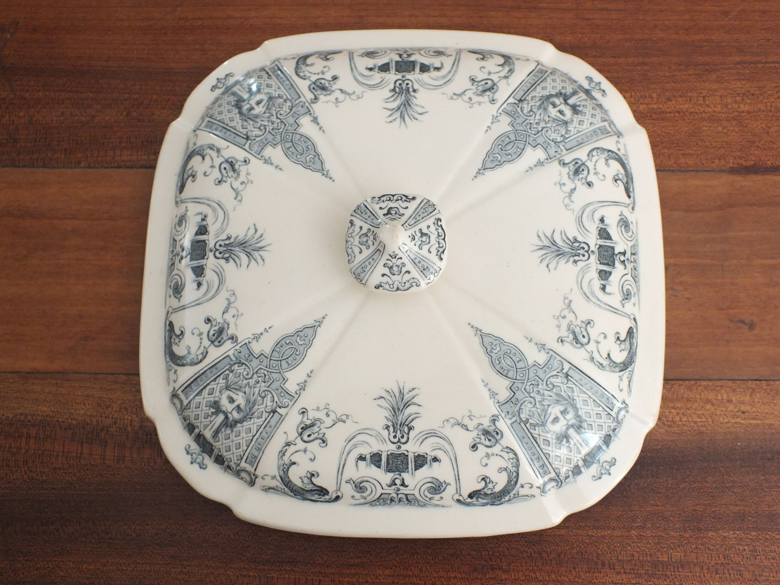 Iron earth tureen Gien XIXth