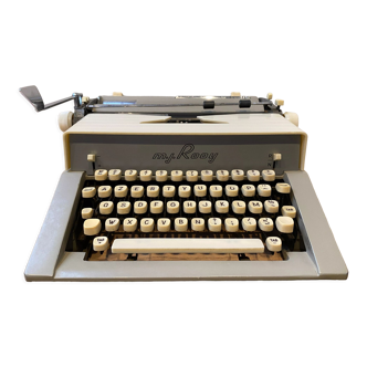 MJ Rooy typewriter