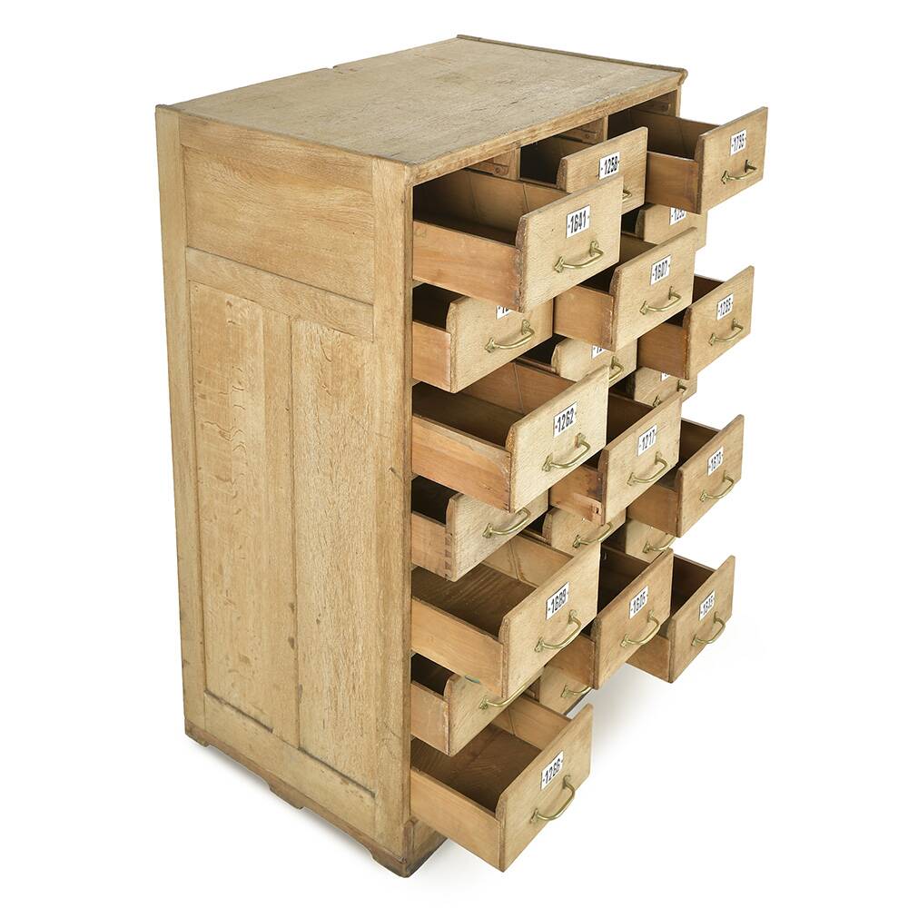 Wooden workshop cabinet with 21 labeled drawers (140 x 97 x 62cm)