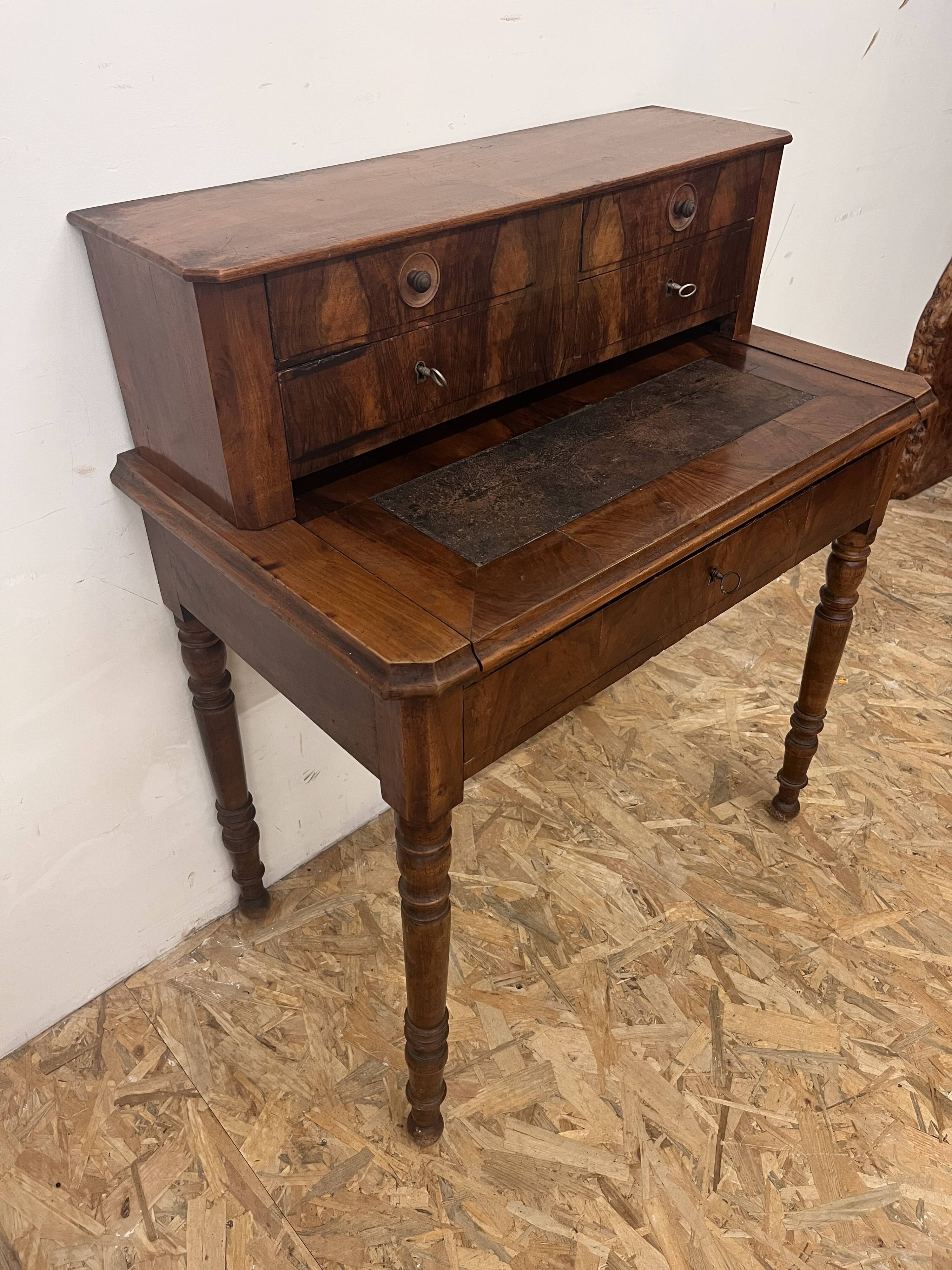 Louis Philippe stepped desk