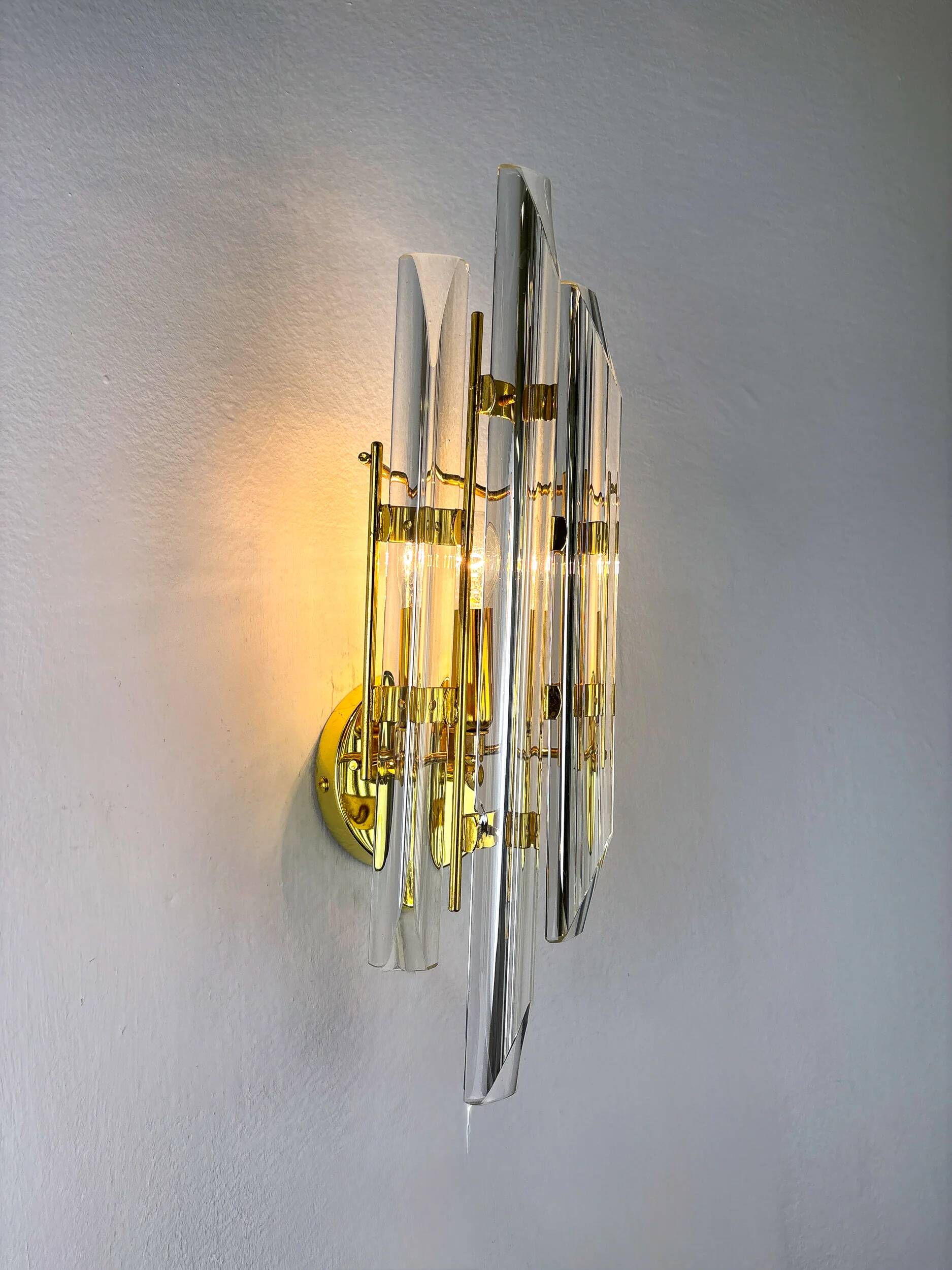 Pair of Venini wall lights, Murano cut glass, Italy, circa 1970s