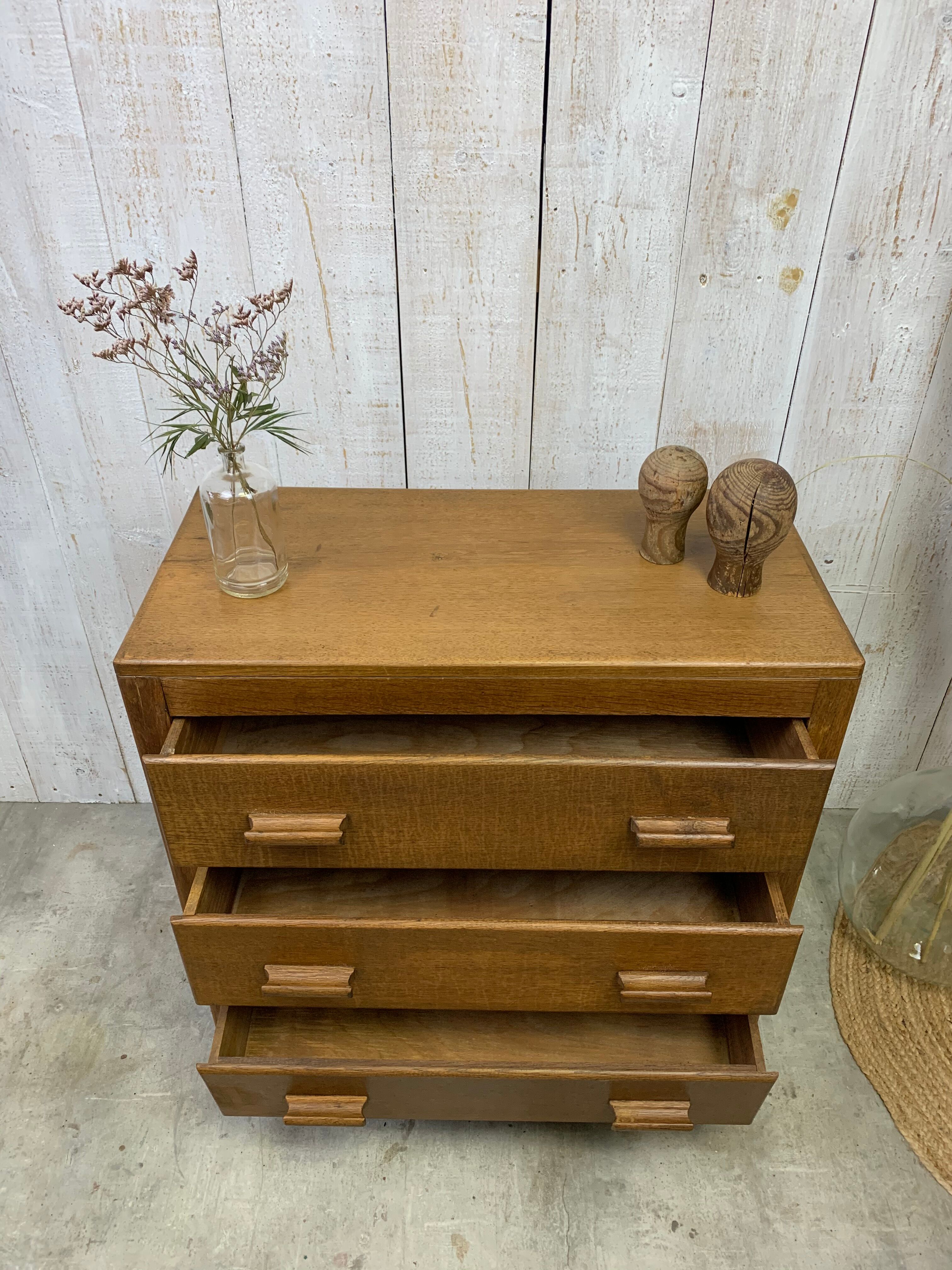 Vintage chest of drawers