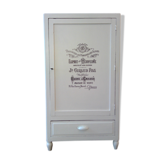 Furniture type confectionery from the 1940s