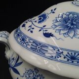 Soup Tureen with Lid Hutschenreuther Blue Onion Decor Porcelain, 3.5 L circa 1930 Made in Germany