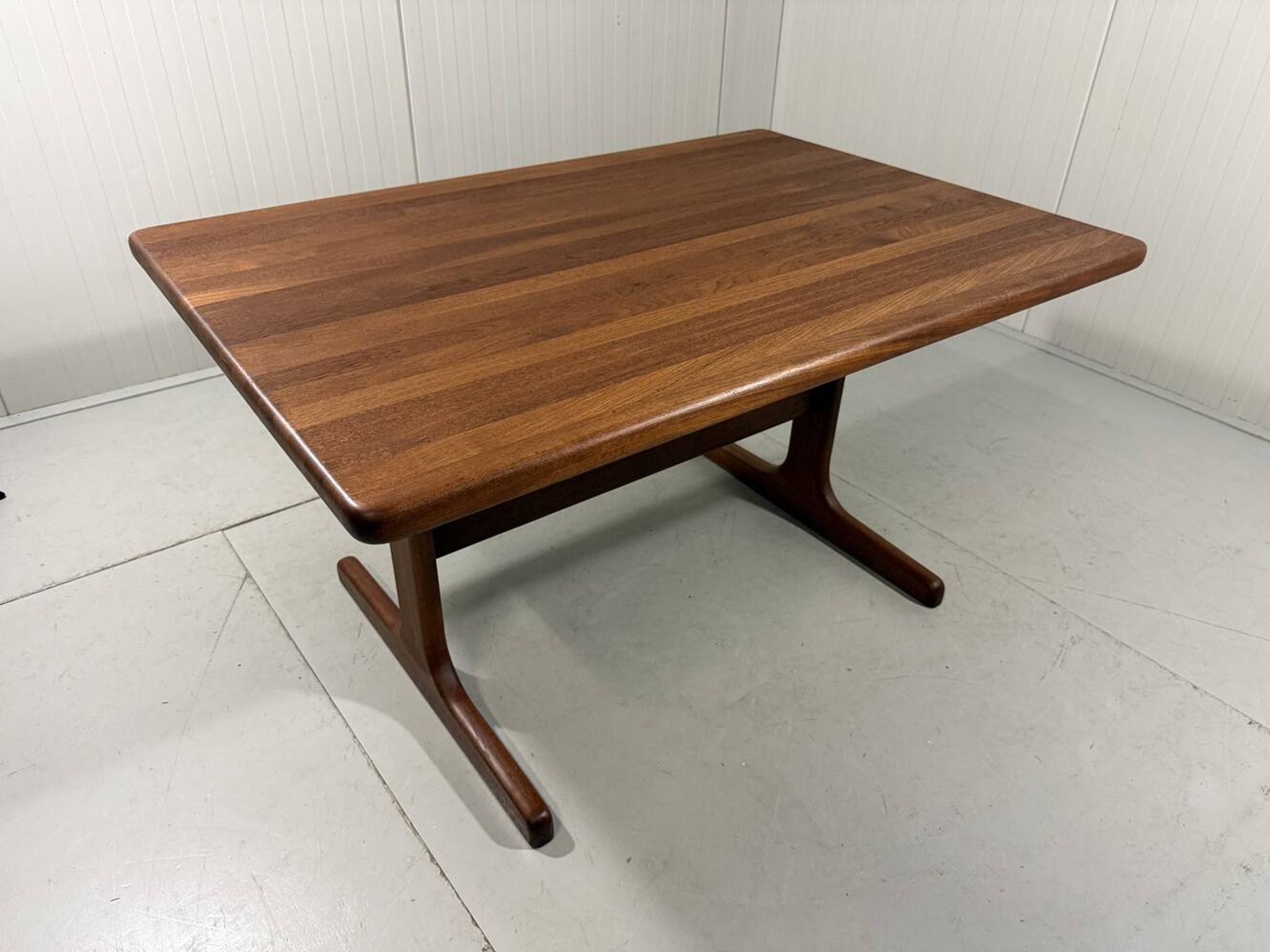 Table à manger en teck massif Danemark années 1970