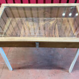 Vitrine de table en bois de noyer et verre à poser modèle de magasin avec vitre lourde