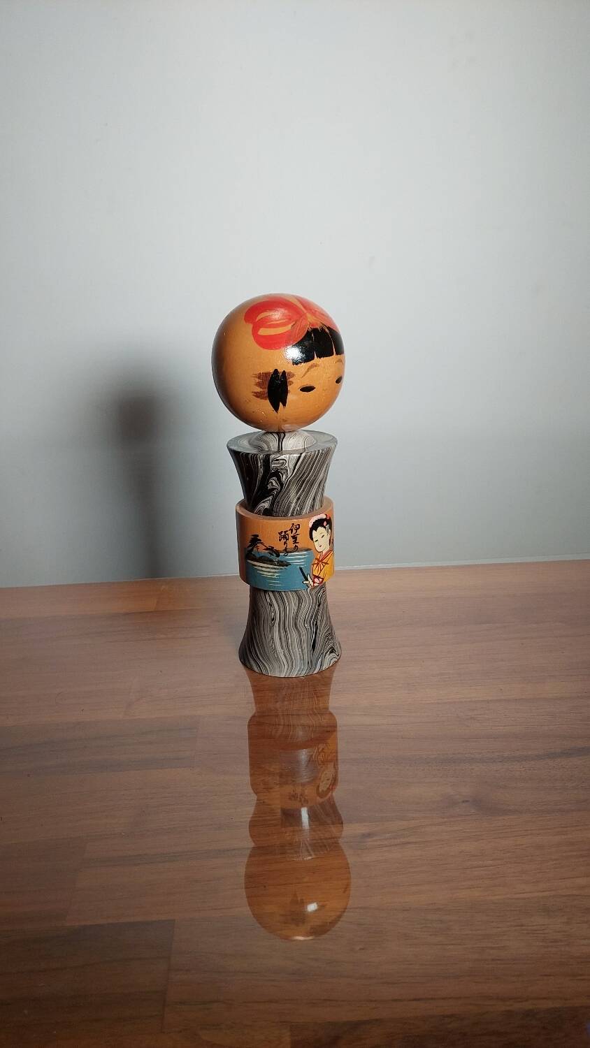 Kokeshi marbré ancien