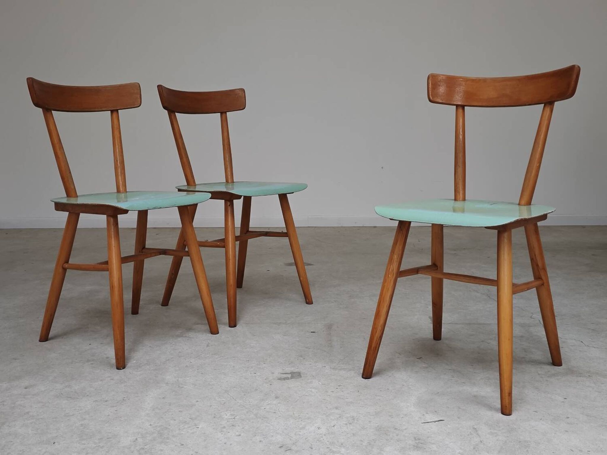Set of 3 Czech TON Bystrice "Thonet" chairs, made of wood, 1960.
