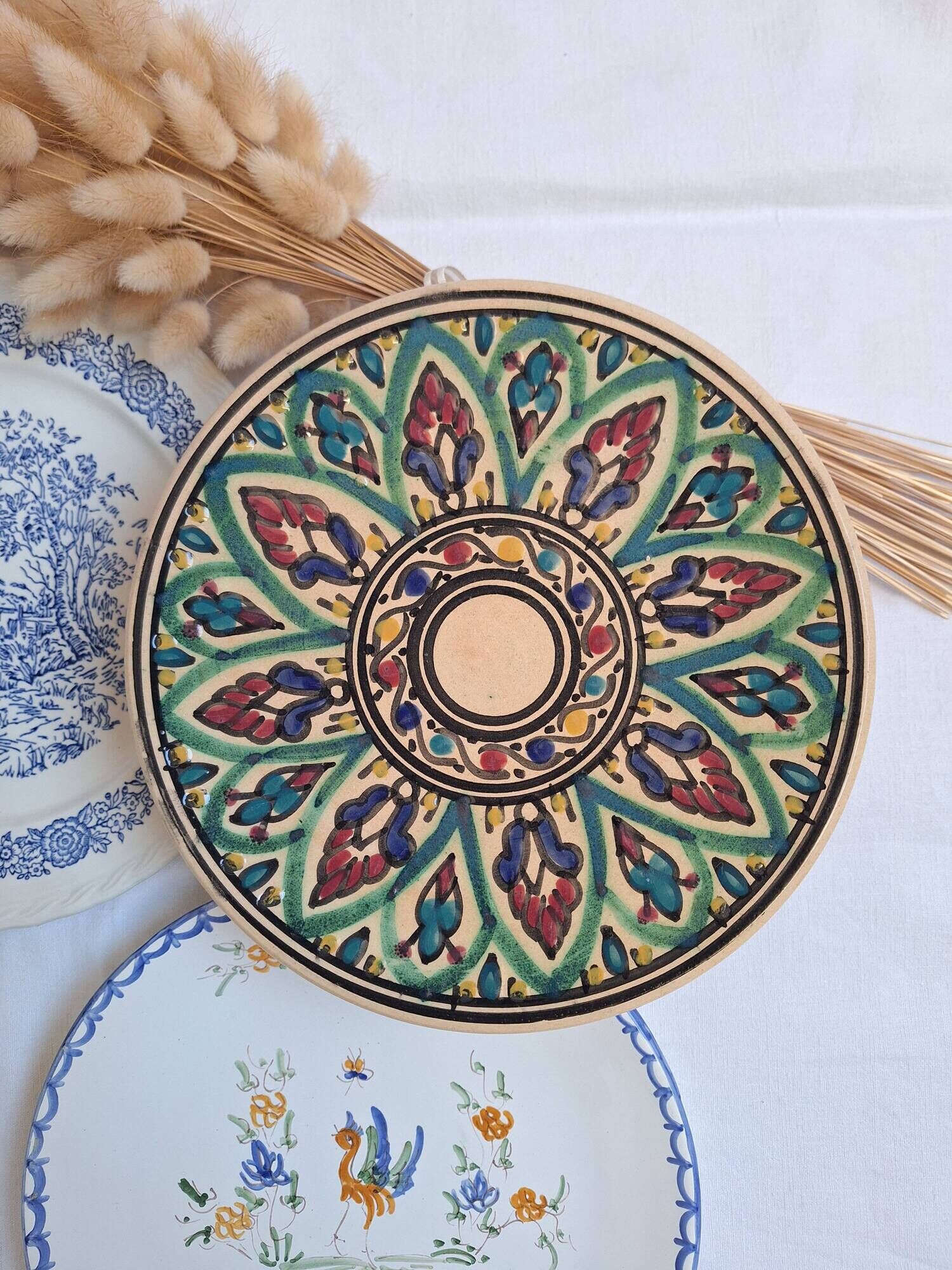 Hand-painted artisanal flat plates