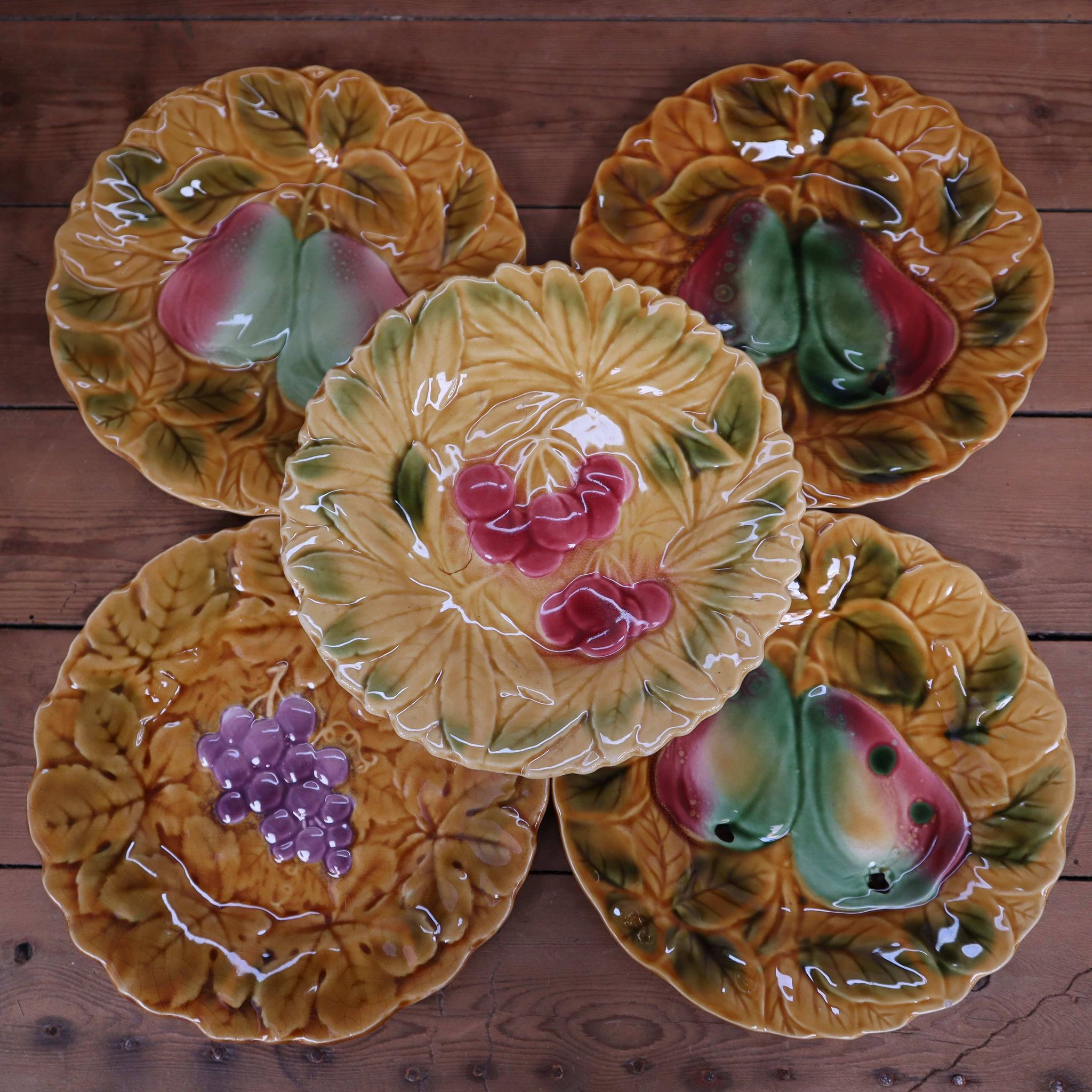 Set of 5 Sarreguemines slip dessert plates with fruit decoration