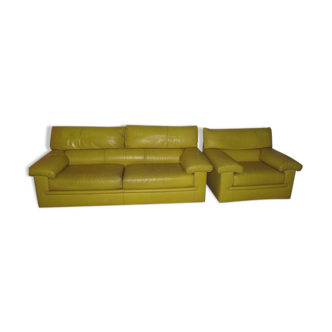 Lot canapé et fauteuil cuir jaune grainé Ligne Roset