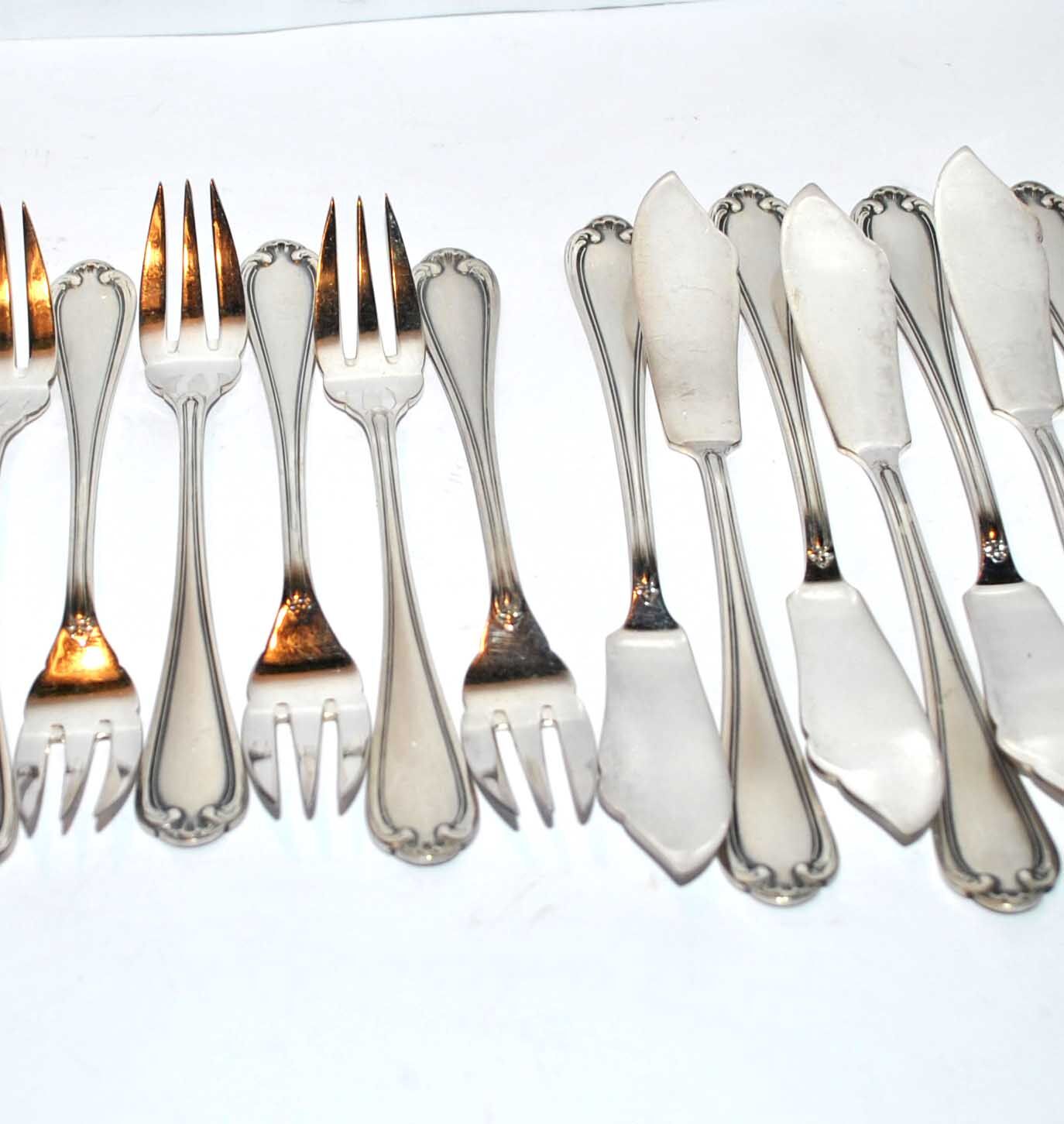 Set of 24 vintage fish cutlery in silver metal reneka