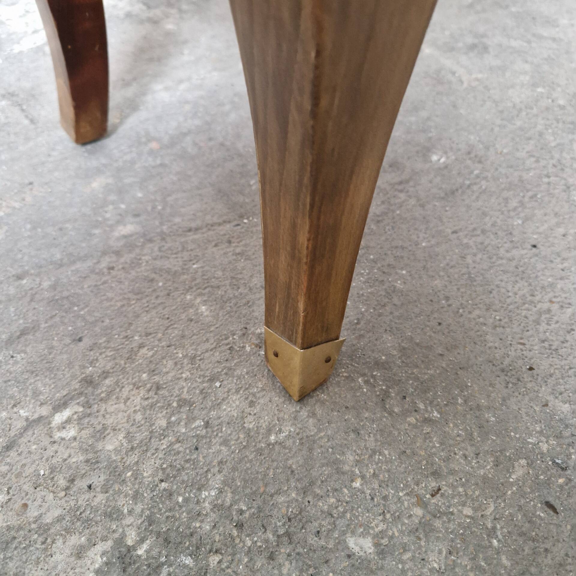 Small vintage Art Deco piece with 3 drawers, curved legs and caps.