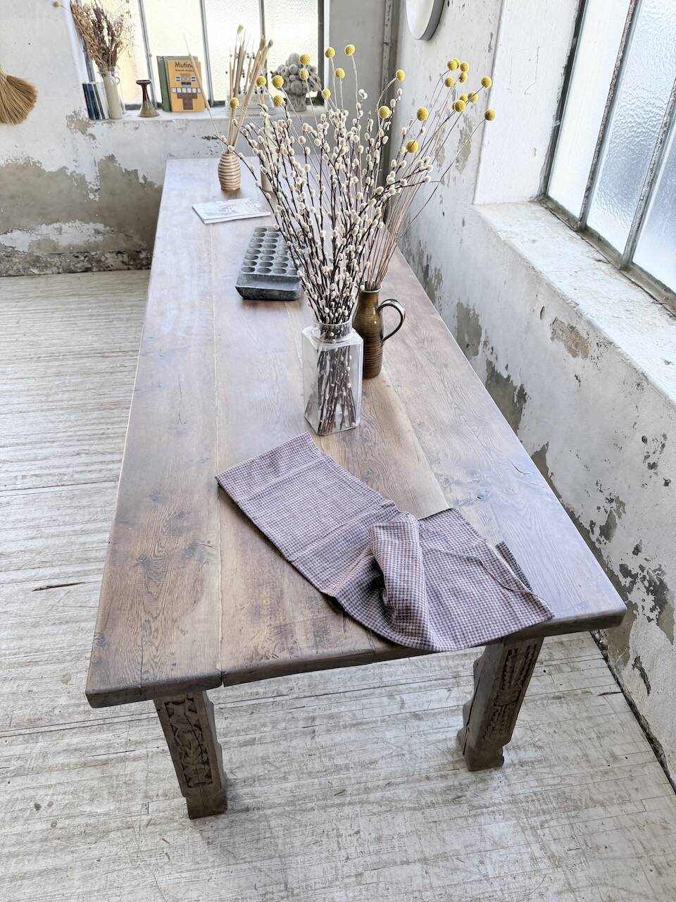 XL farmhouse table in solid oak, brutalist style, 20th century.