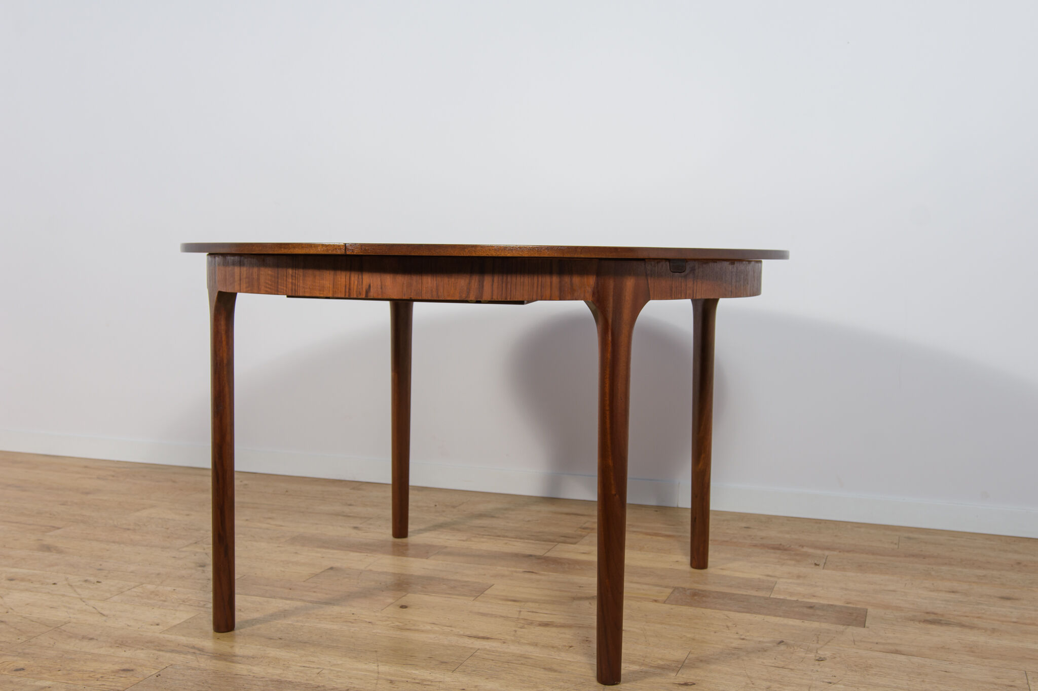 Mid-Century Round Rosewood Extendable Dining Table from McIntosh, United Kingdom, 1960s
