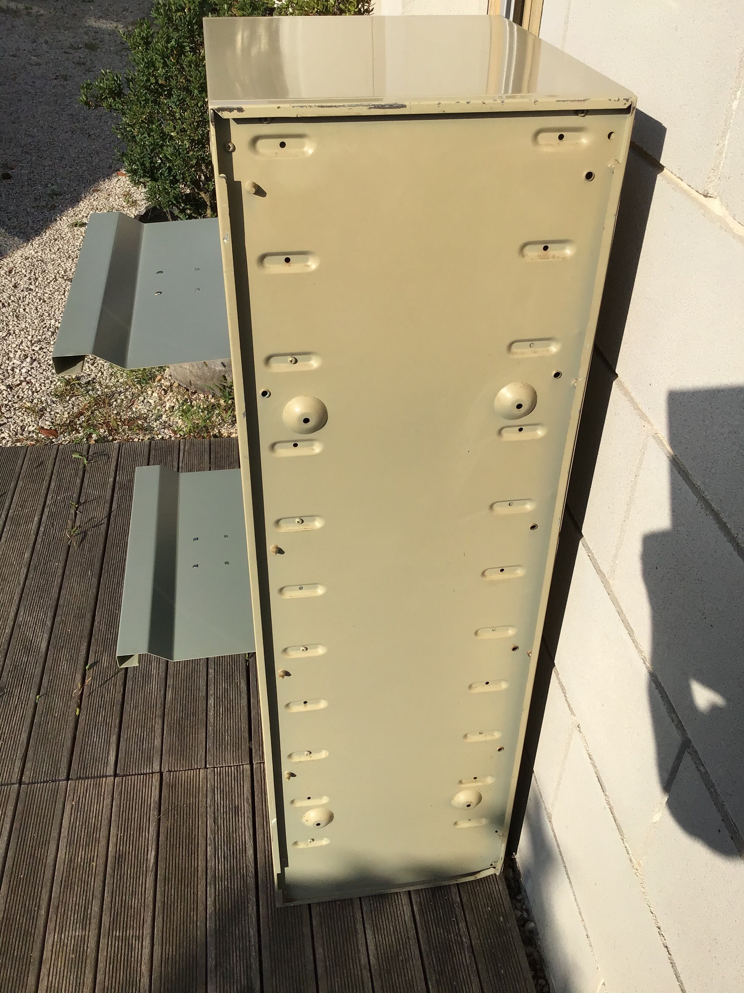 Sand metal valve binder