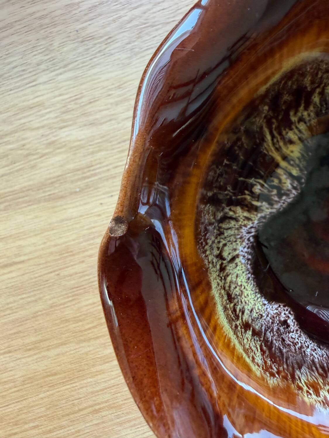Set of 2 enamelled bowls