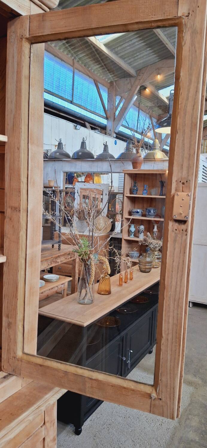 Two-piece glass-fronted buffet