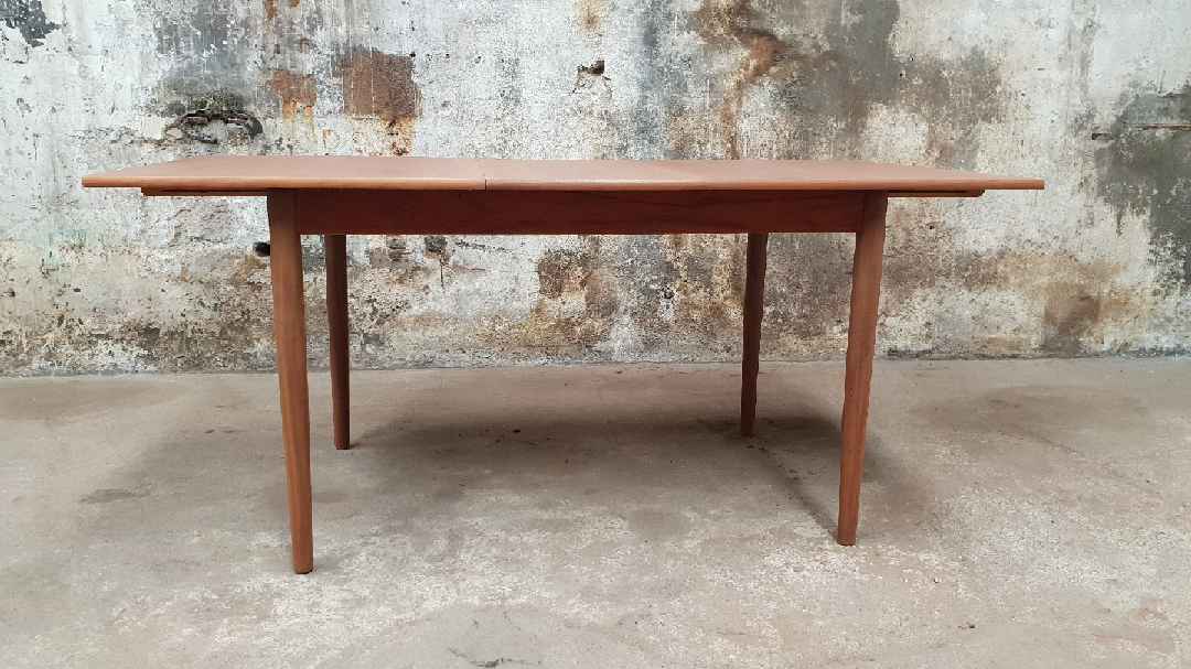 Scandinavian table extansible