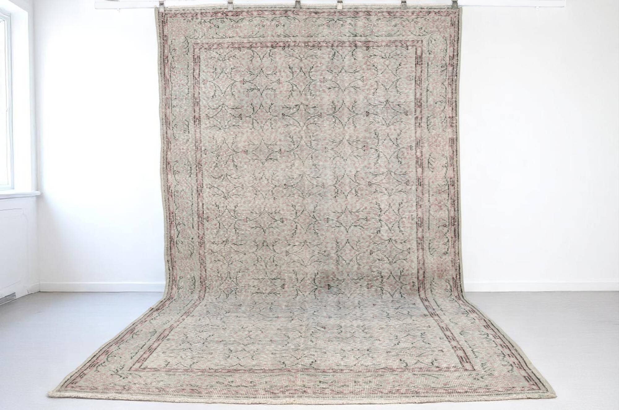 Decorative Handknotted Area Turkish Carpet sku-v277
