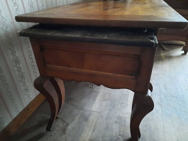 Table Maie