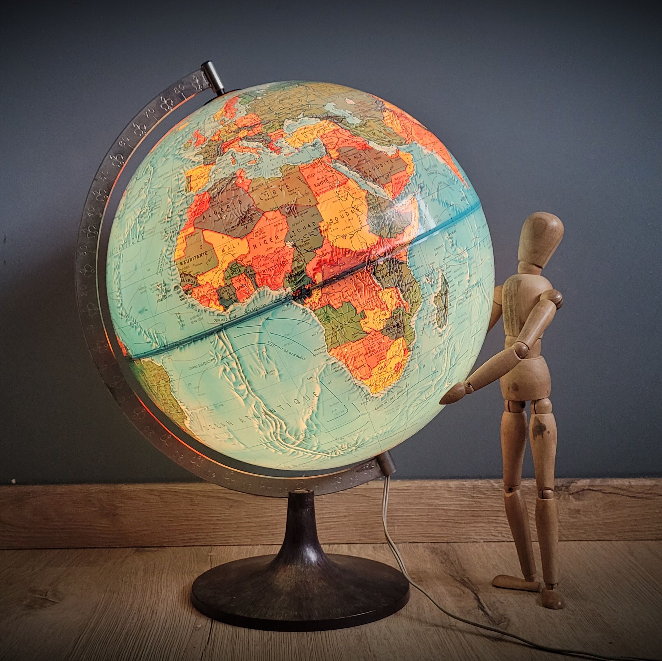 World map terrestrial 1983