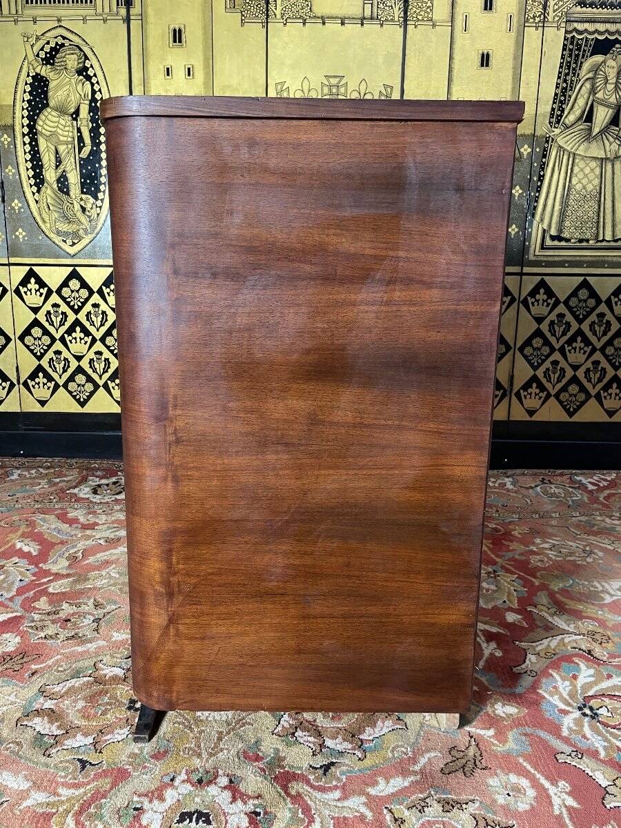 Art deco chest of drawers