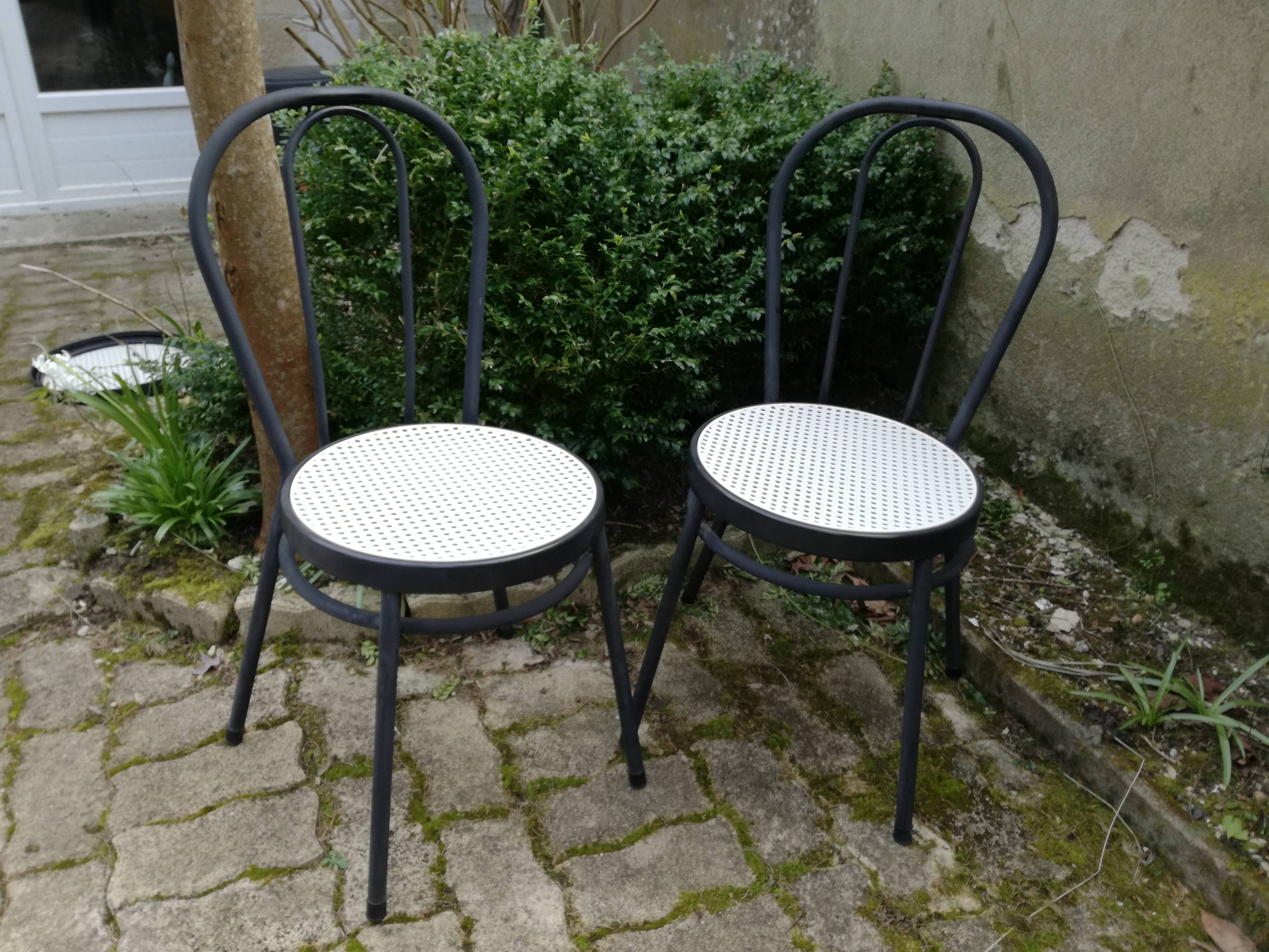 Thonet-style bistro chairs