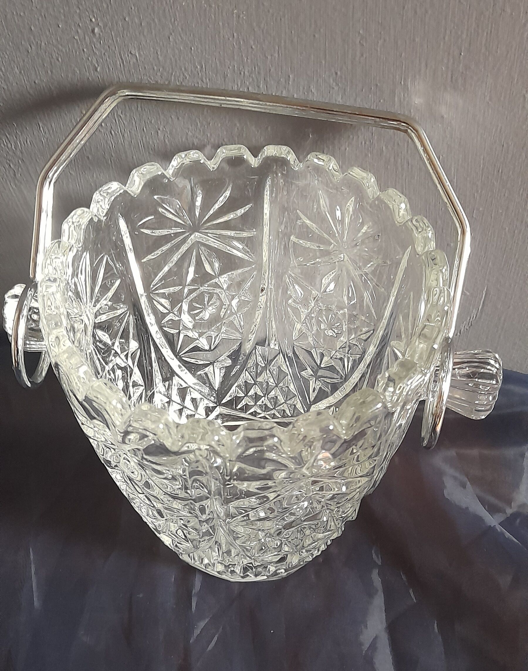 Chiseled crystal ice bucket from Buder crystal vintage