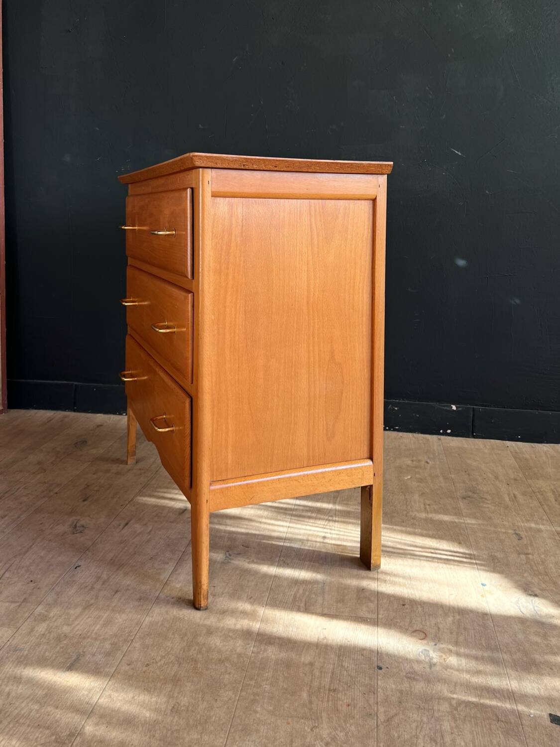 Vintage chest of drawers