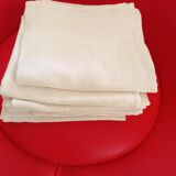 7 Damask napkins.
