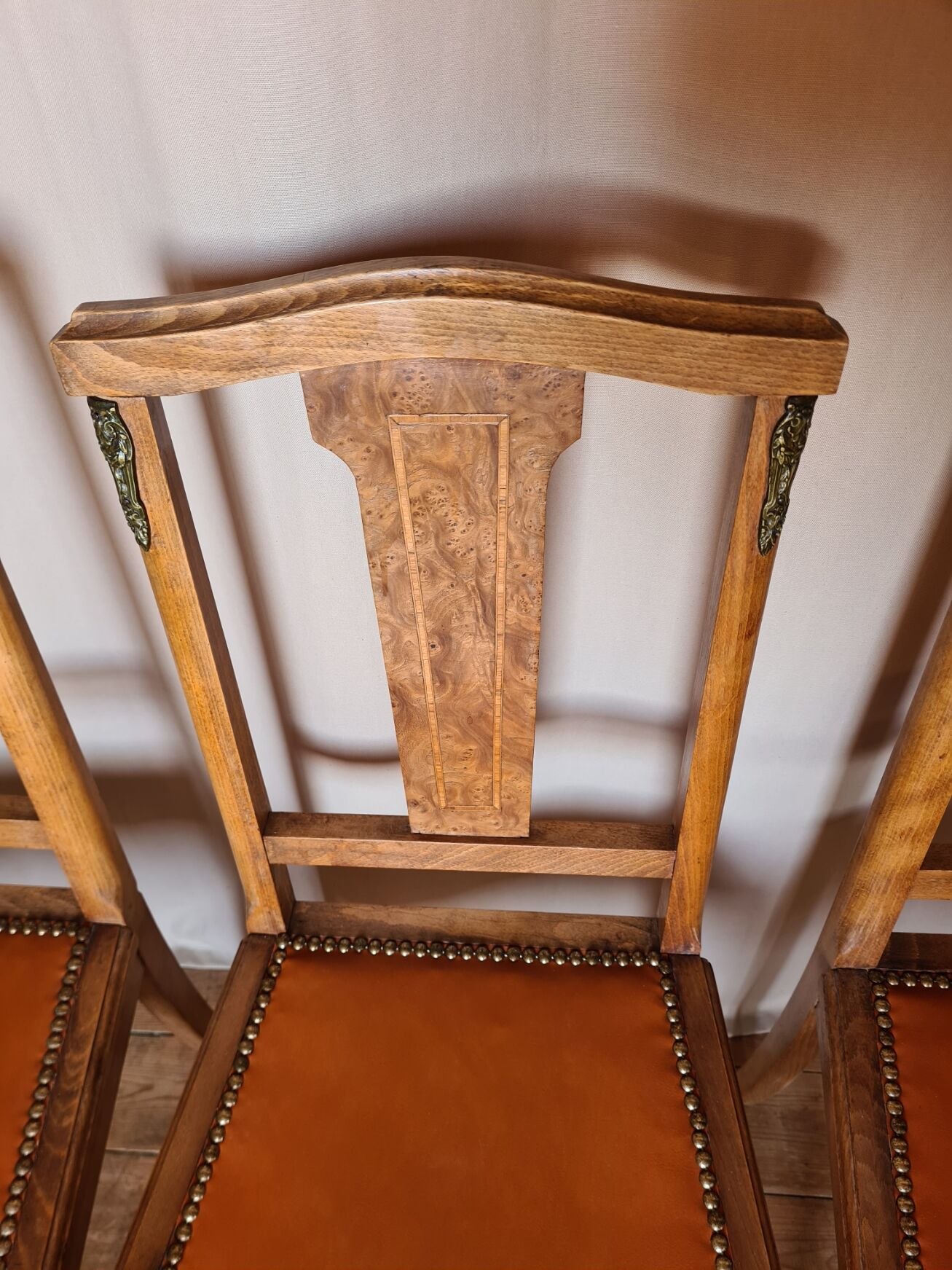 Lot Table & chaises en ronce de noyer