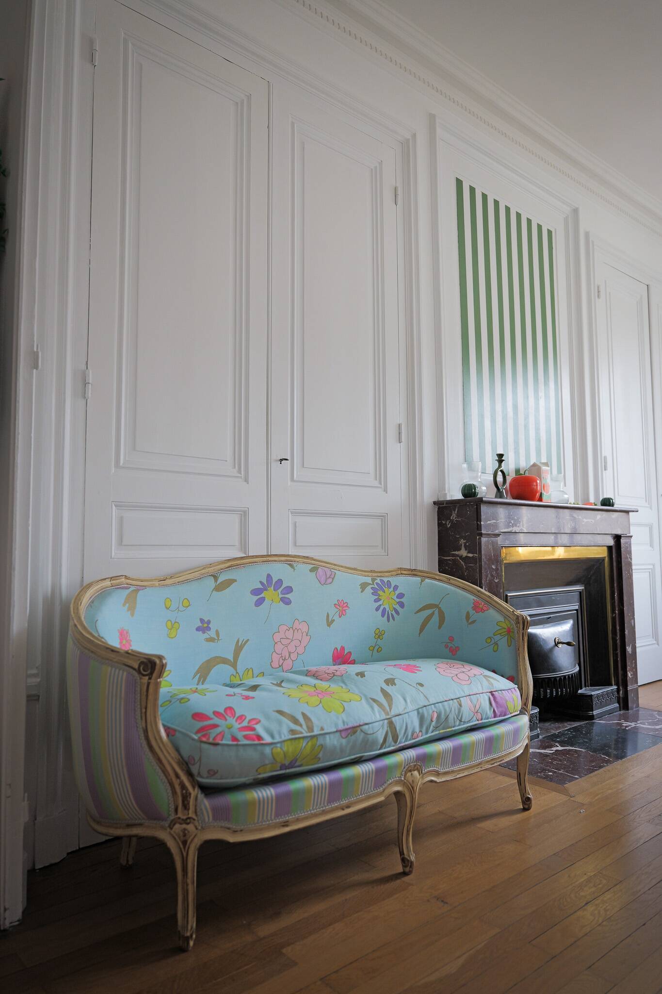 Louis XV Bench - Maison Moissonnier