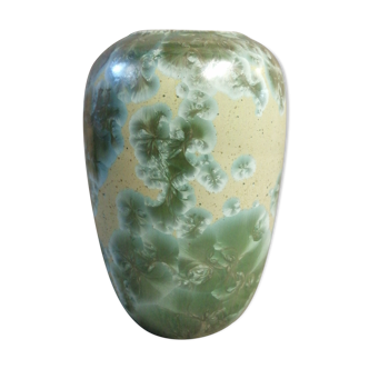 Ceramic vase iridescent decoration