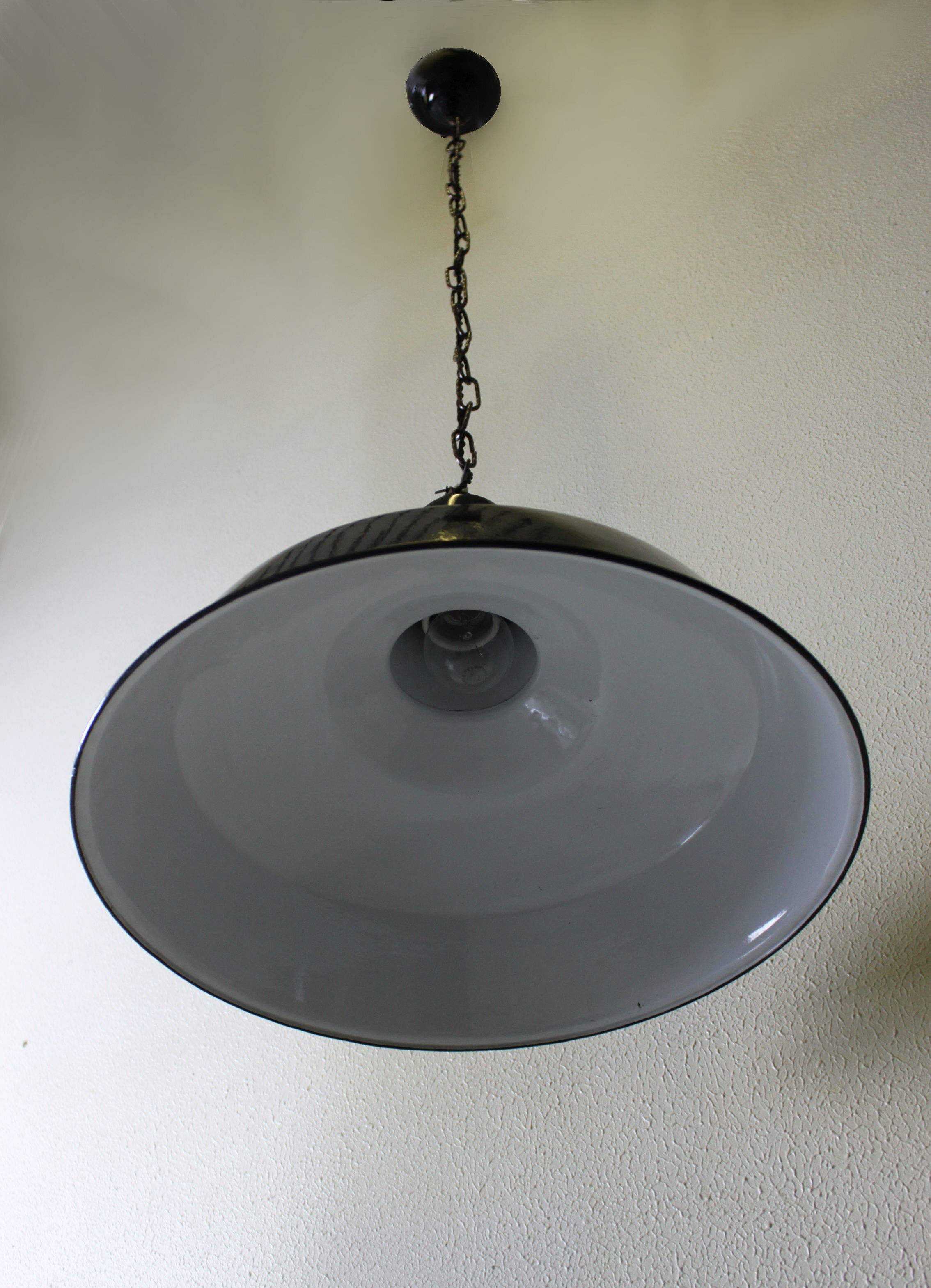 Suspension in enamelled sheet metal, Reluma, 1950