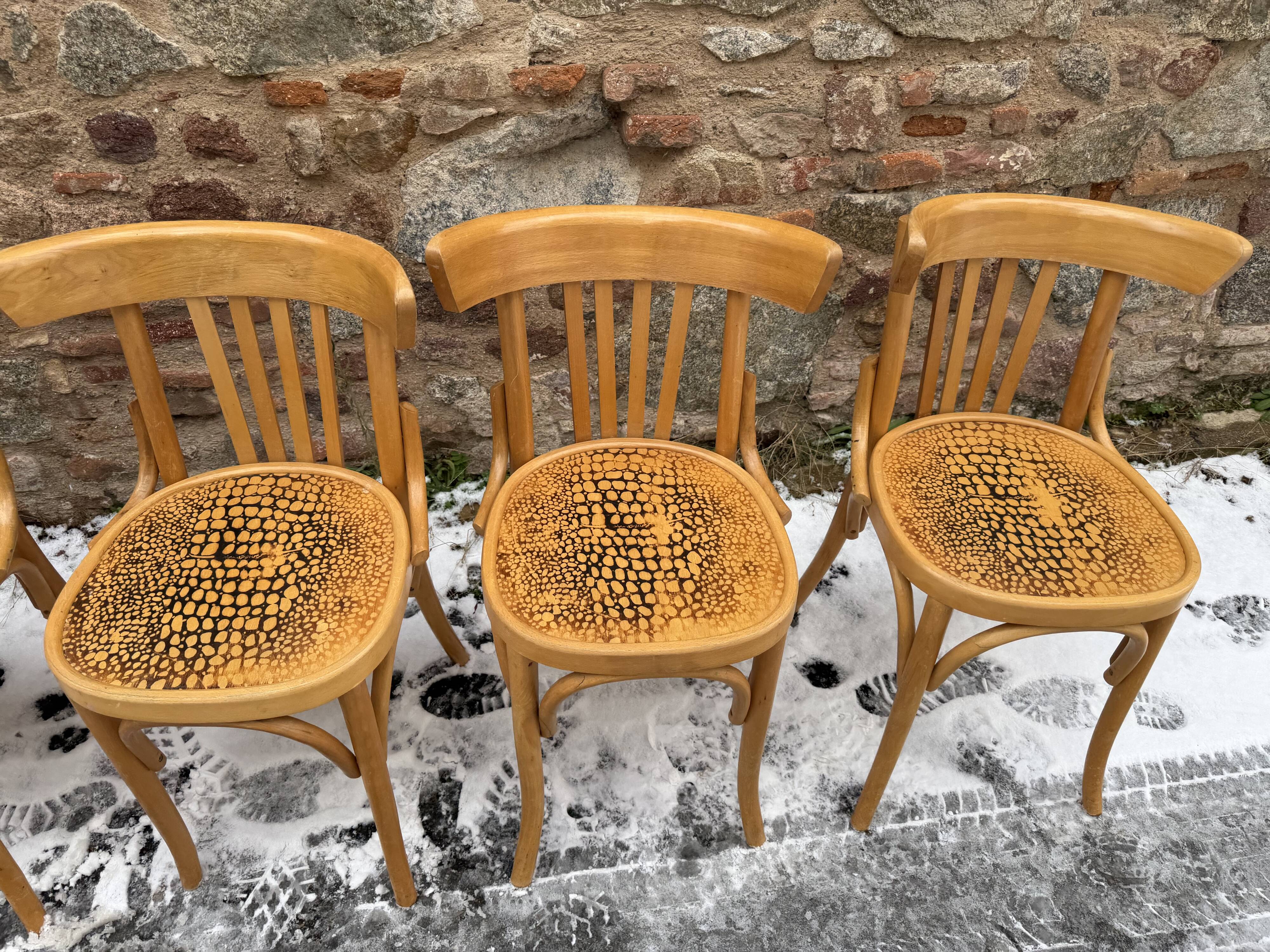 Set of 9 vintage bistro chairs in beech wood – bentwood, patterned seat