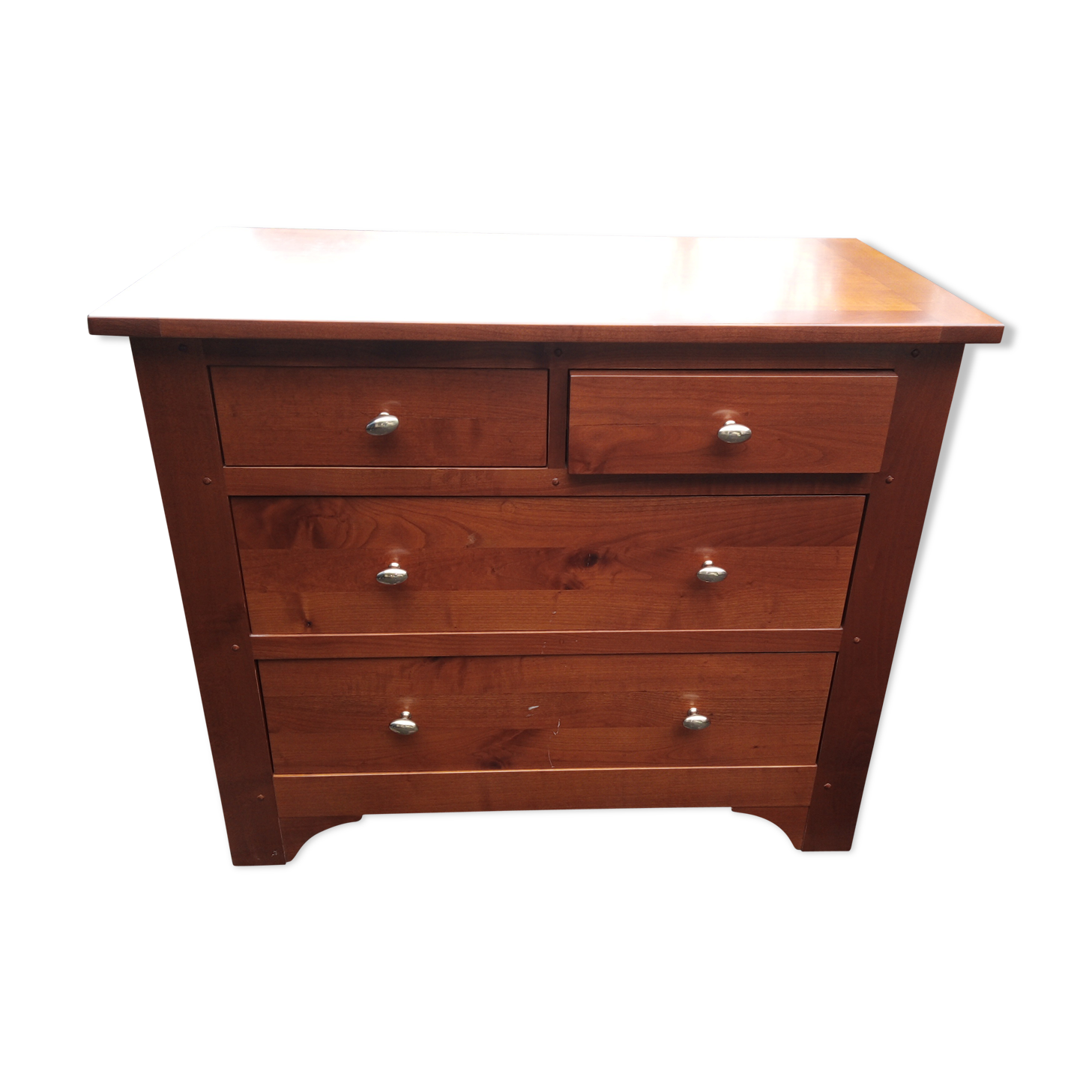 Chest of drawers in cherry