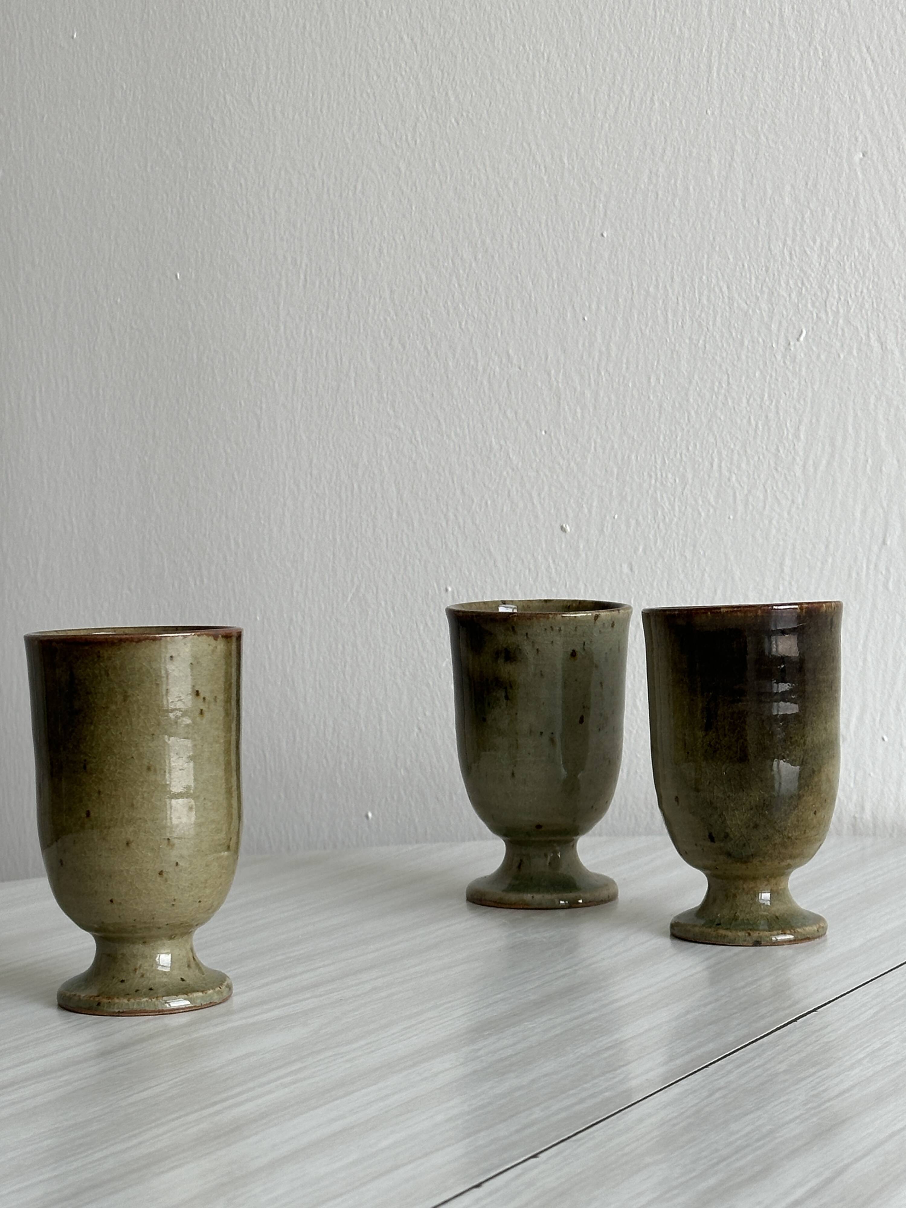 3 mugs - tasses en grès émaillé