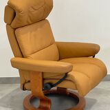 Ekornes chaise longue armchair in Norwegian Scandinavian leather, Chamois