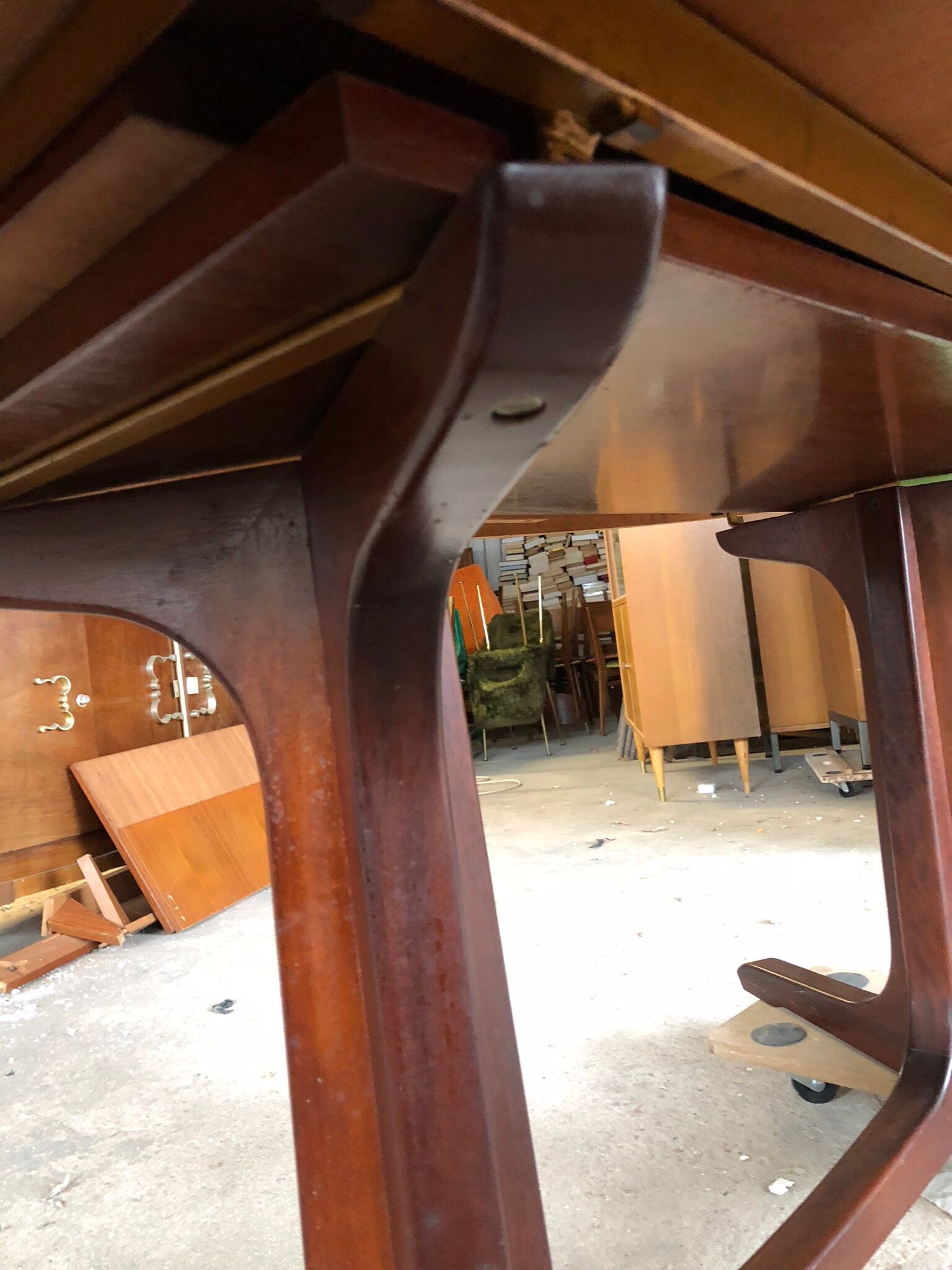 Extendable table in teak Baumann