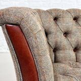 Canapé Chesterfield en cuir, tissu et bois