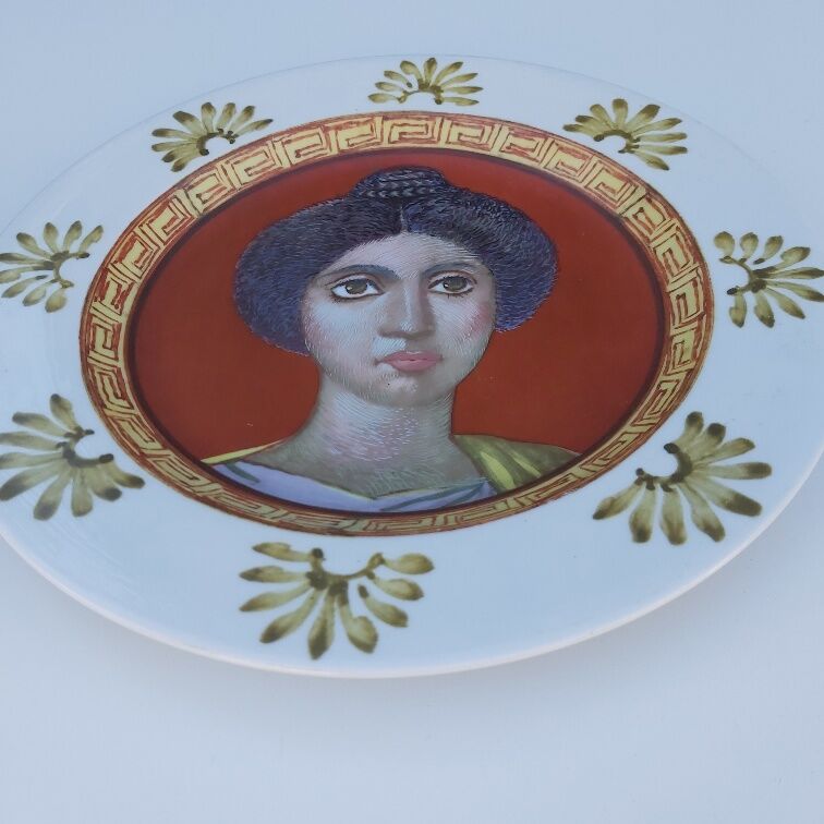 Decorative porcelain dish "Pompeii" numbered