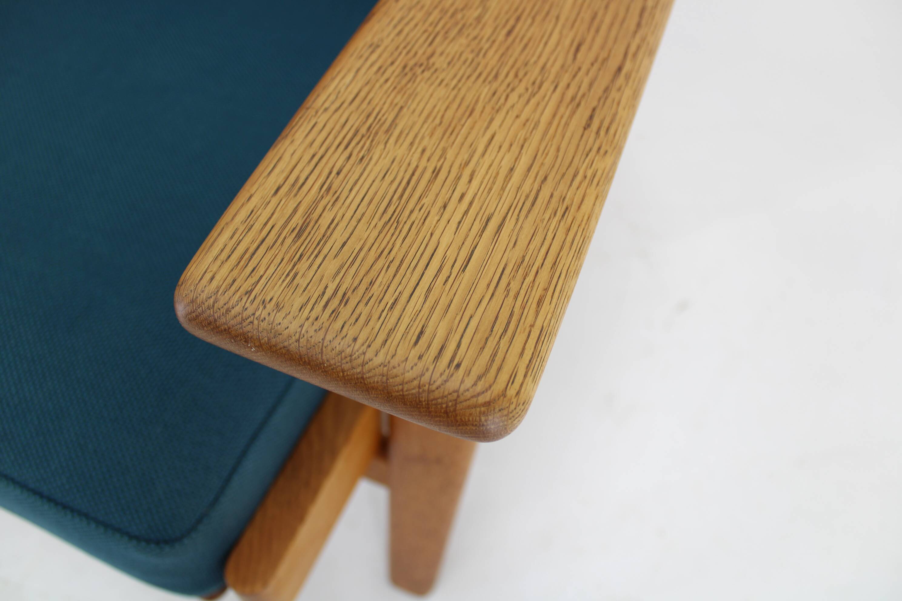 1960s Hans J. Wegner Pair of GE 290 Armchairs in Oak for Getama, Denmark