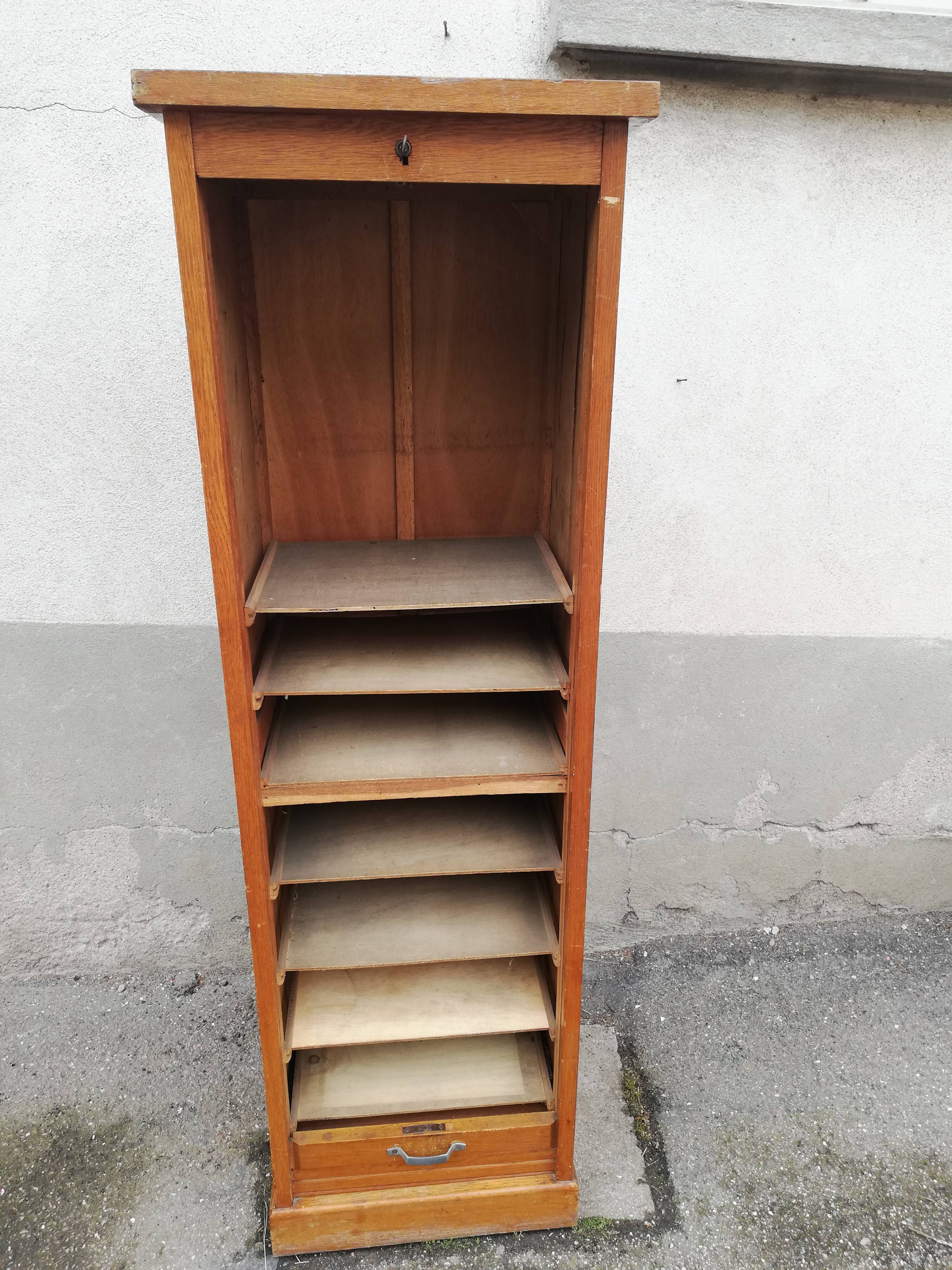 Cabinet binder 1 curtain