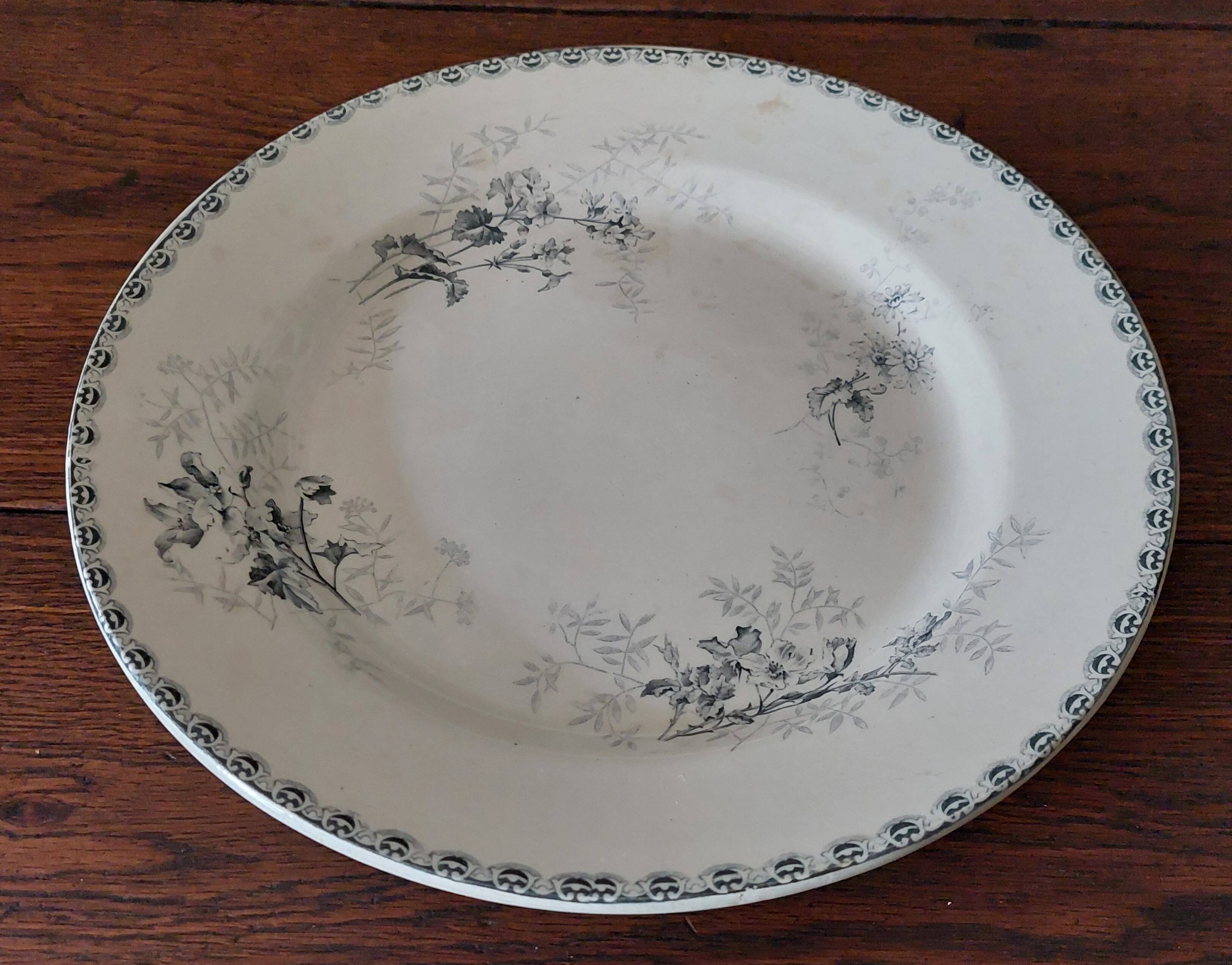 Round serving dish iron earth Ht Boulenger & Cie Choisy le Roi decor Roscoff