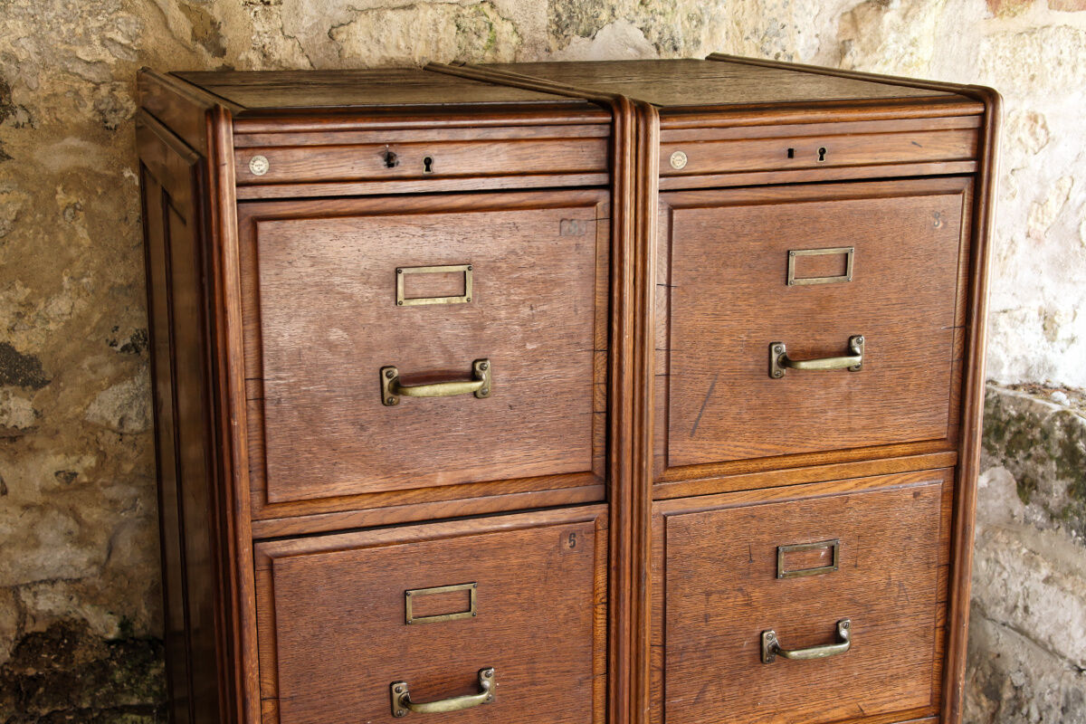 Old double oak binder