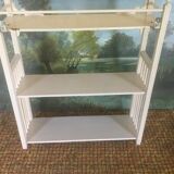 Wall-mounted shelf cabinet to hang