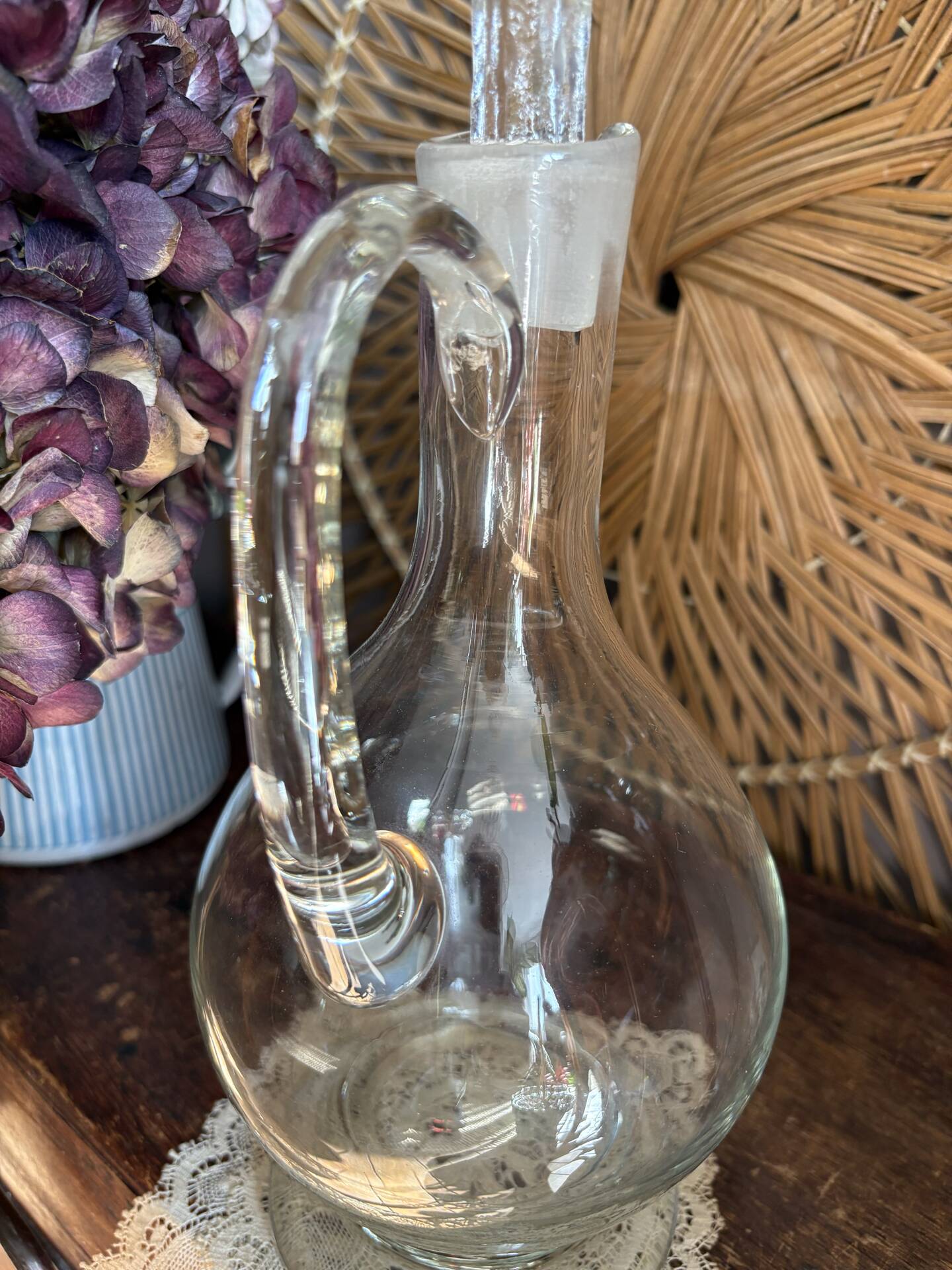 Ancienne carafe en cristal à décanter à vin